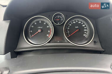 Хэтчбек Opel Astra 2005 в 
