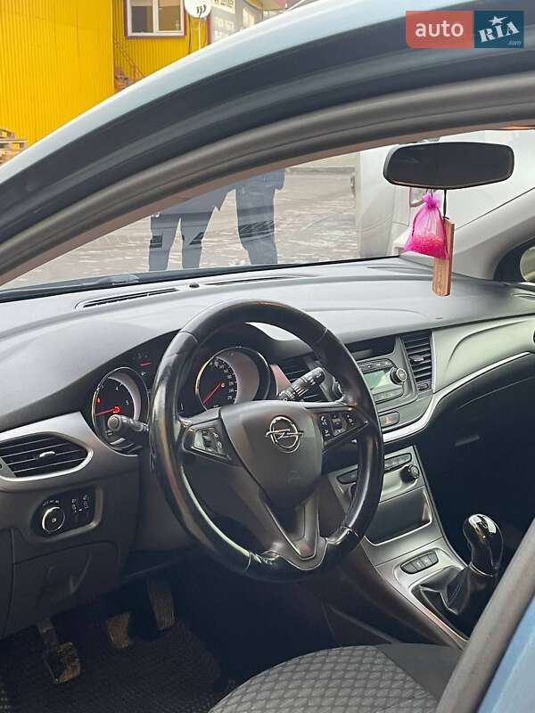 Универсал Opel Astra 2017 в Бориславе