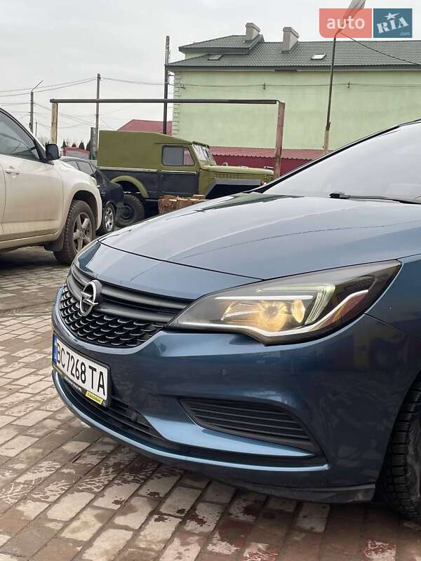 Универсал Opel Astra 2017 в Бориславе