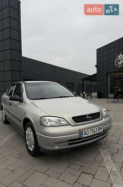 Седан Opel Astra 2006 в Тячеві