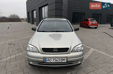 Седан Opel Astra 2006 в Тячеві