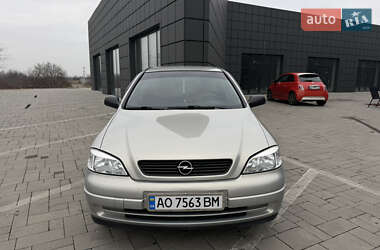 Седан Opel Astra 2006 в Тячеві