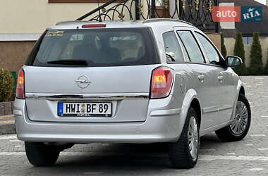 Универсал Opel Astra 2010 в Дрогобыче