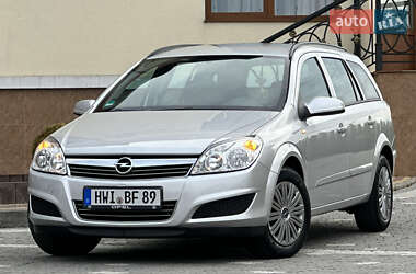 Универсал Opel Astra 2010 в Дрогобыче