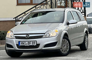 Универсал Opel Astra 2010 в Дрогобыче