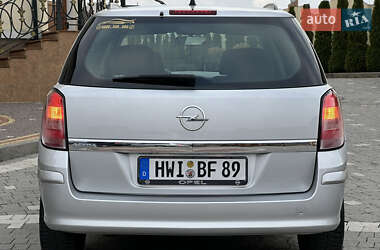 Универсал Opel Astra 2010 в Дрогобыче