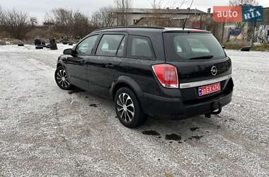 Универсал Opel Astra 2005 в Ровно