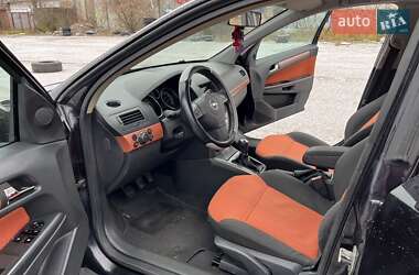 Универсал Opel Astra 2005 в Ровно