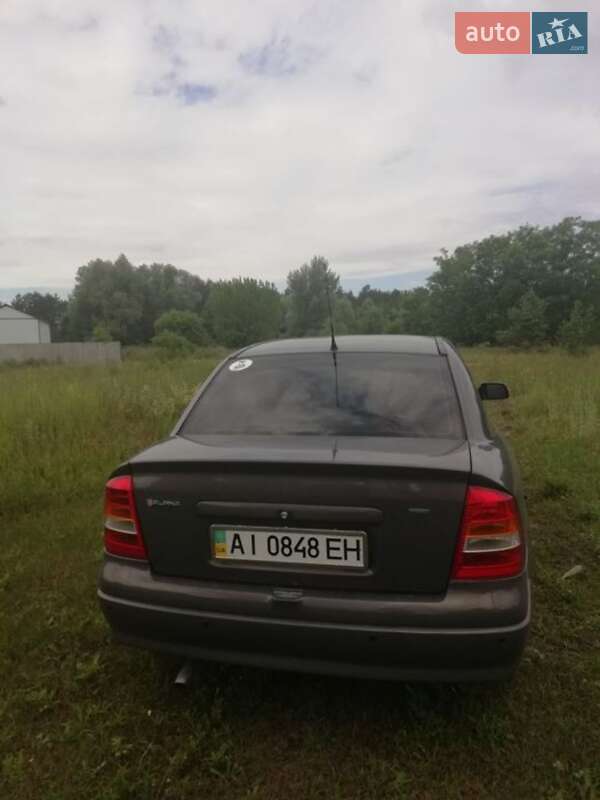 Седан Opel Astra 2006 в Славутиче
