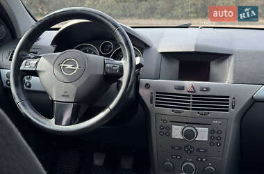 Хэтчбек Opel Astra 2005 в Кривом Роге