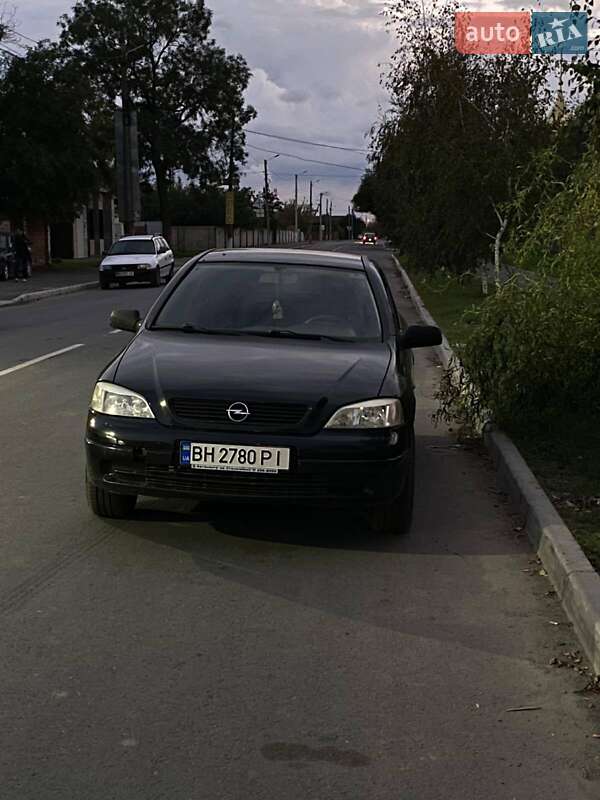 Седан Opel Astra 2005 в Измаиле