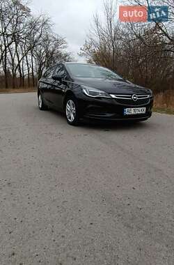 Універсал Opel Astra 2017 в Покровському