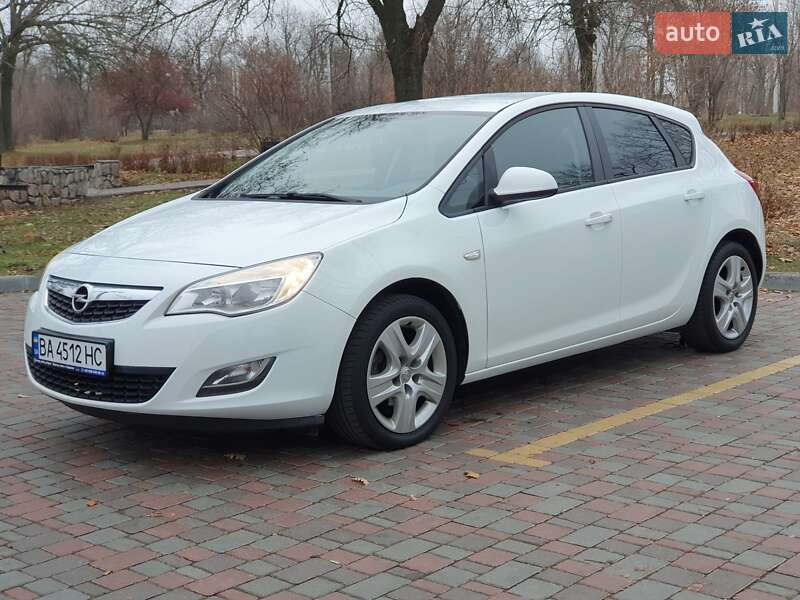 Opel Astra 2011