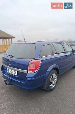 Универсал Opel Astra 2005 в Ильинцах