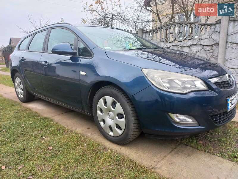 Opel Astra 2011