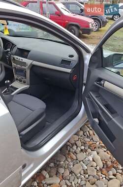 Универсал Opel Astra 2007 в Хусте