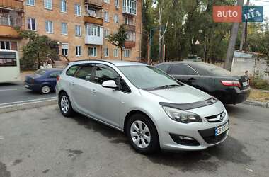 Универсал Opel Astra 2015 в Чернигове