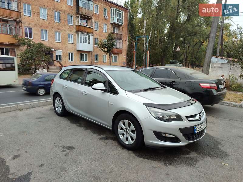 Универсал Opel Astra 2015 в Чернигове