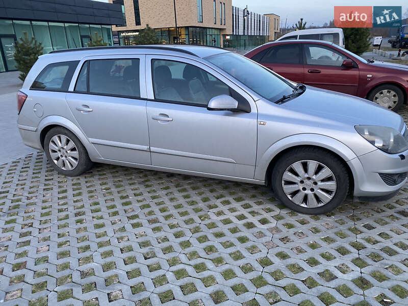 Универсал Opel Astra 2008 в Хмельницком