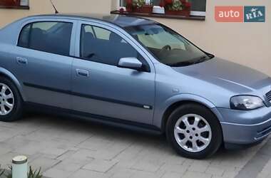 Хэтчбек Opel Astra 2003 в Самборе