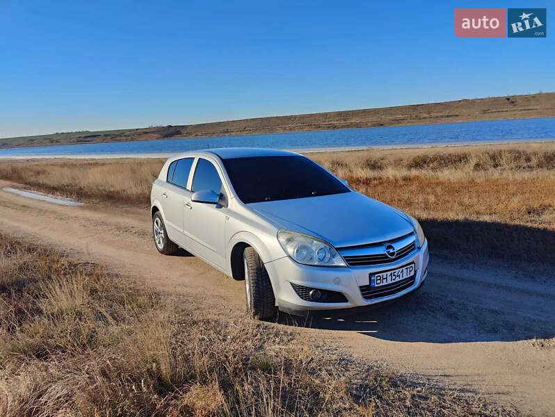 Хэтчбек Opel Astra 2008 в Южном фото 2 Хэтчбек Opel Astra 2008 в Южном