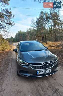 Універсал Opel Astra 2016 в Маневичах
