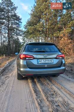 Універсал Opel Astra 2016 в Маневичах