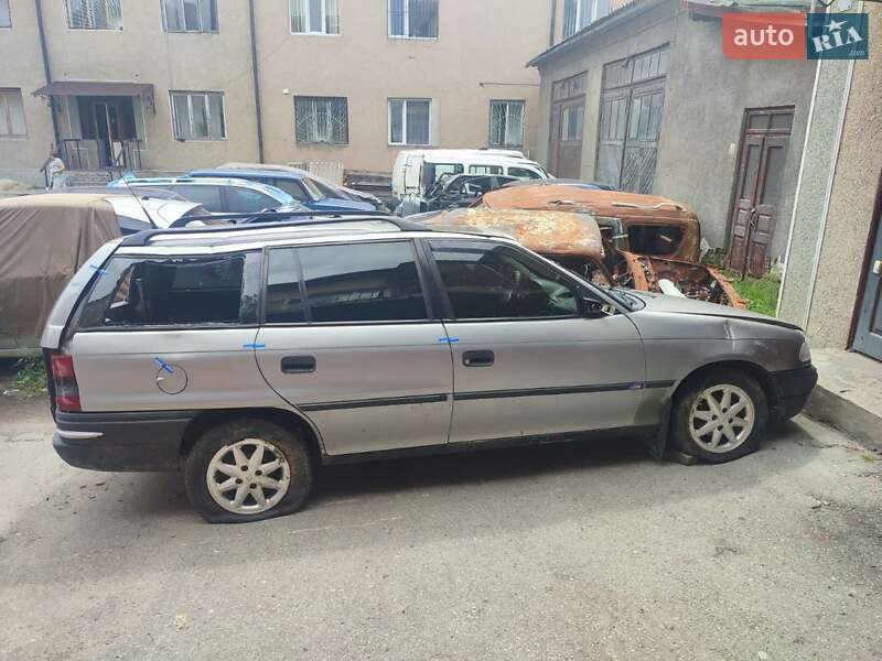 Універсал Opel Astra 1995 в Чорткові