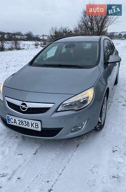 Универсал Opel Astra 2011 в Лысянке