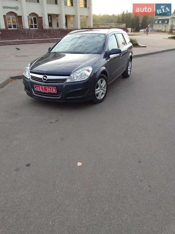 Универсал Opel Astra 2009 в Каневе