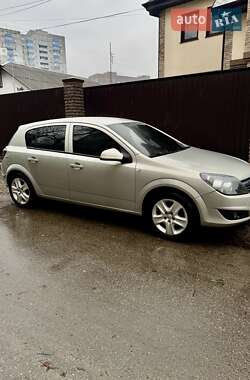 Хэтчбек Opel Astra 2011 в Броварах