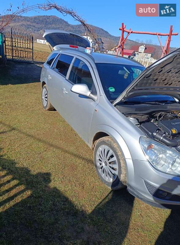 Универсал Opel Astra 2009 в Ивано-Франковске