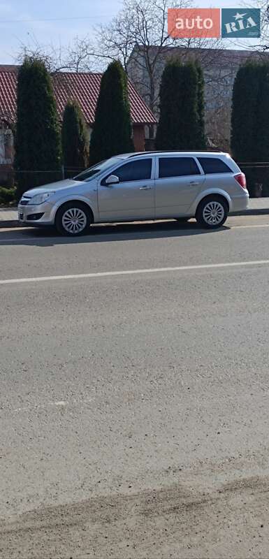 Универсал Opel Astra 2009 в Ивано-Франковске
