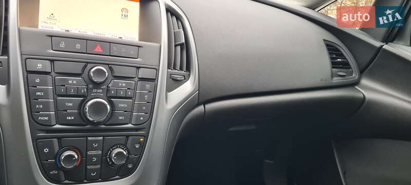 Универсал Opel Astra 2015 в Киеве