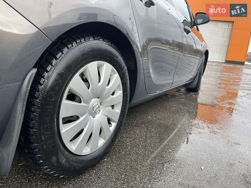 Универсал Opel Astra 2015 в Харькове