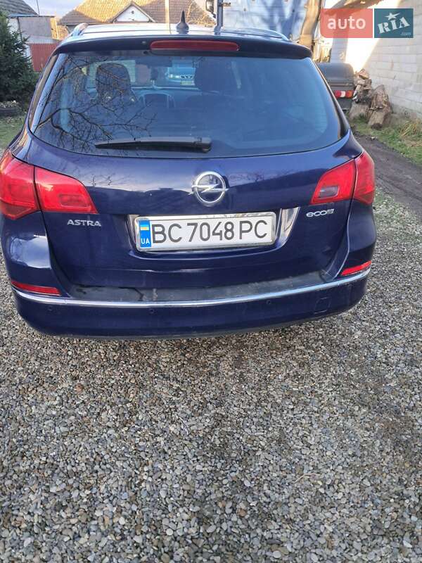 Универсал Opel Astra 2013 в Жидачове