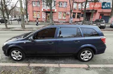 Універсал Opel Astra 2010 в Києві