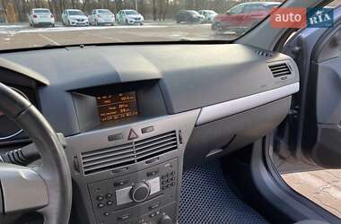 Универсал Opel Astra 2006 в Сумах