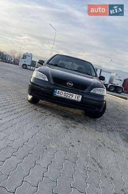 Седан Opel Astra 2008 в Хусті