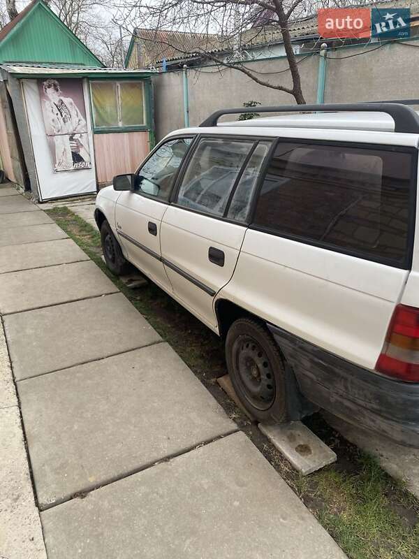 Универсал Opel Astra 1996 в Боярке