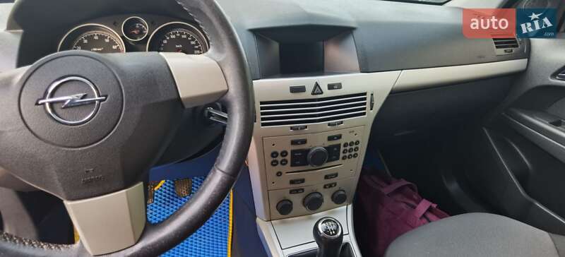 Универсал Opel Astra 2008 в Ивано-Франковске