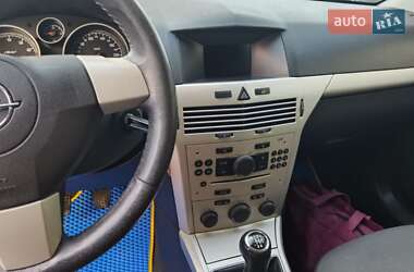 Универсал Opel Astra 2008 в 