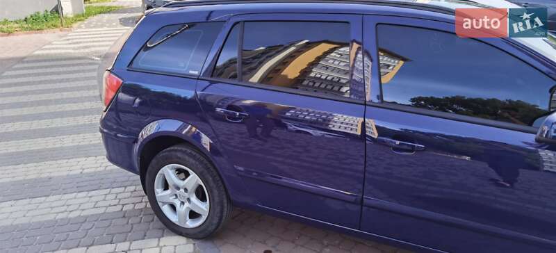Универсал Opel Astra 2008 в Ивано-Франковске