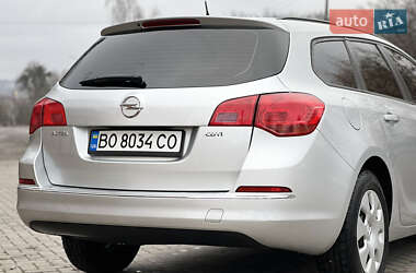 Универсал Opel Astra 2014 в Хмельницком