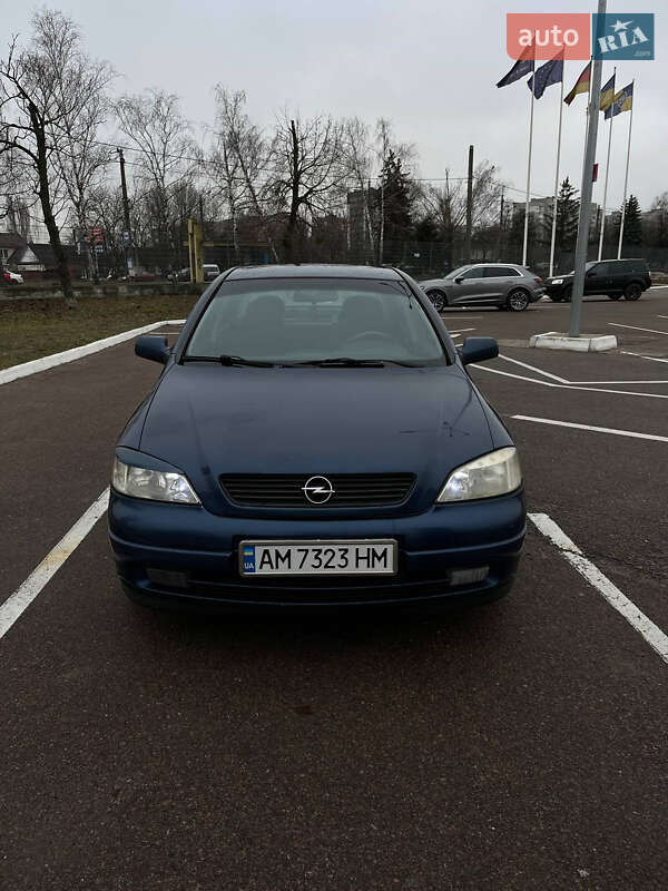 Седан Opel Astra 2004 в Житомирі