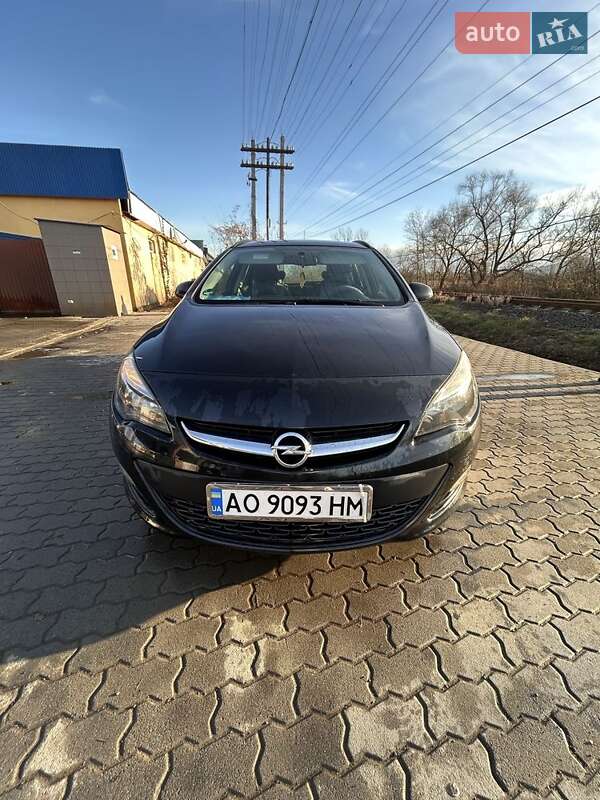 Универсал Opel Astra 2013 в Хусте фото 2 Универсал Opel Astra 2013 в Хусте