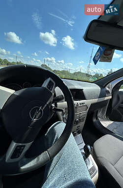 Универсал Opel Astra 2007 в 