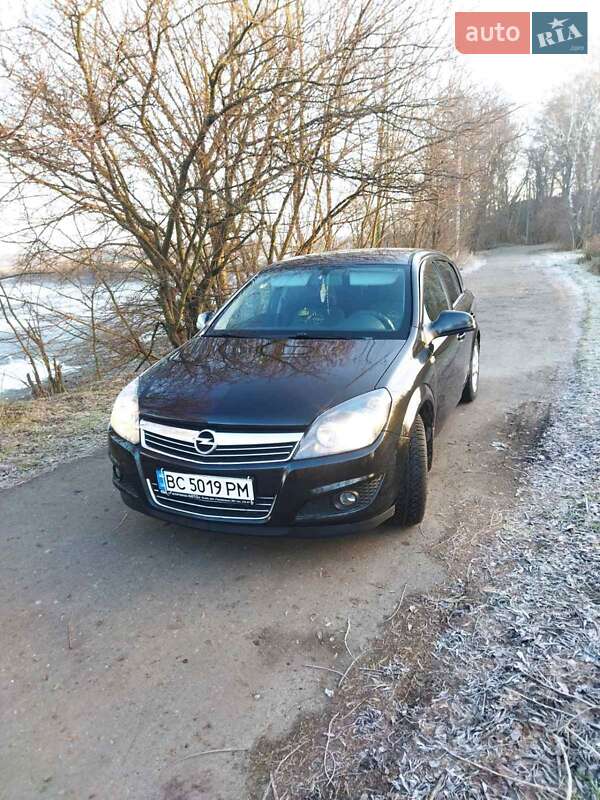 Opel Astra 2014