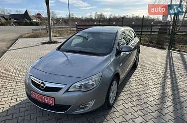 Універсал Opel Astra 2012 в Стрию