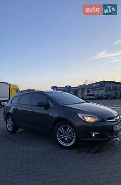 Універсал Opel Astra 2013 в Сарнах